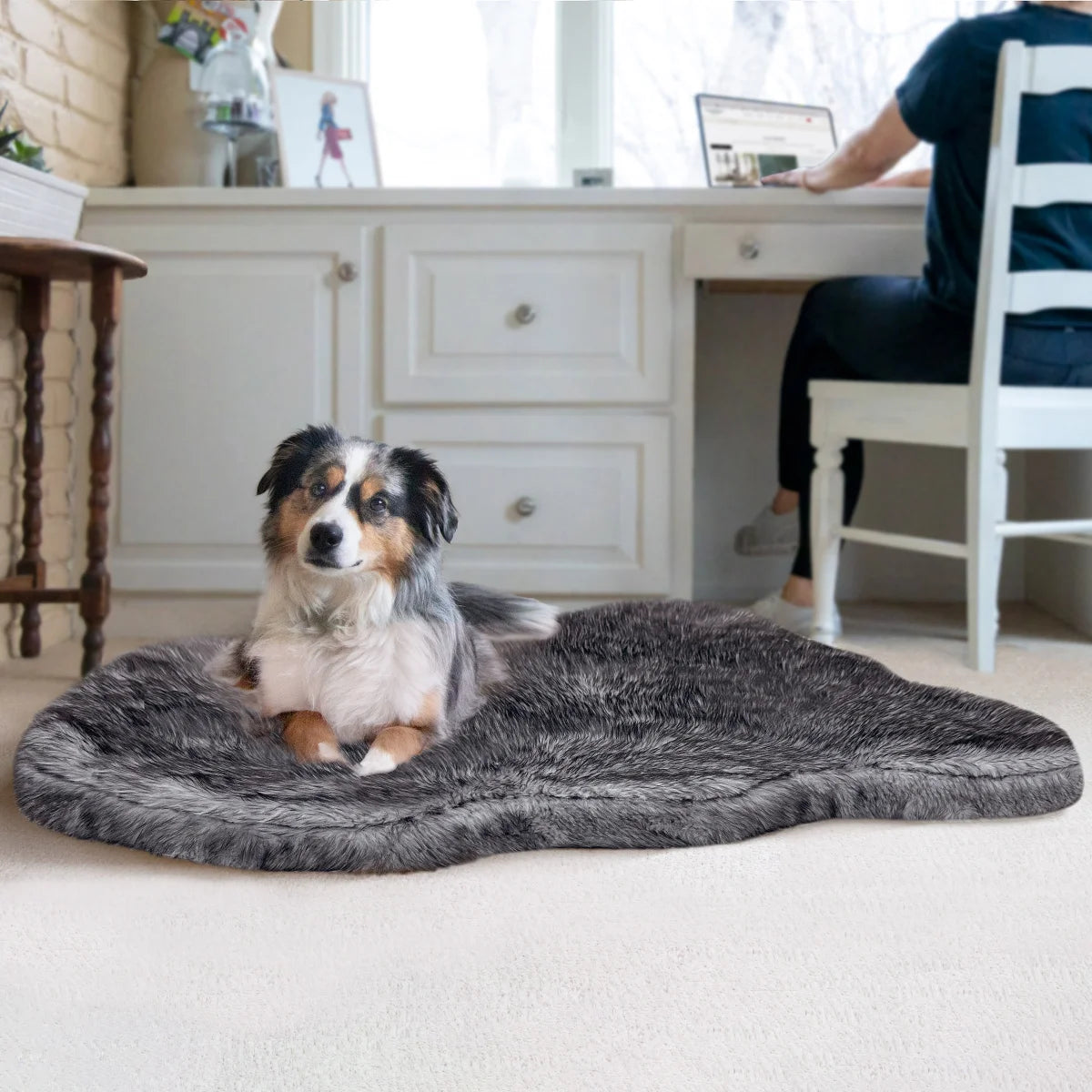 CC Brentwood Originals, Faux Fur Memory Foam Pet Mat